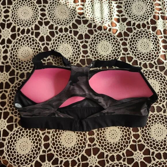 PINK Active Sports Bra - Picture 2 of 4